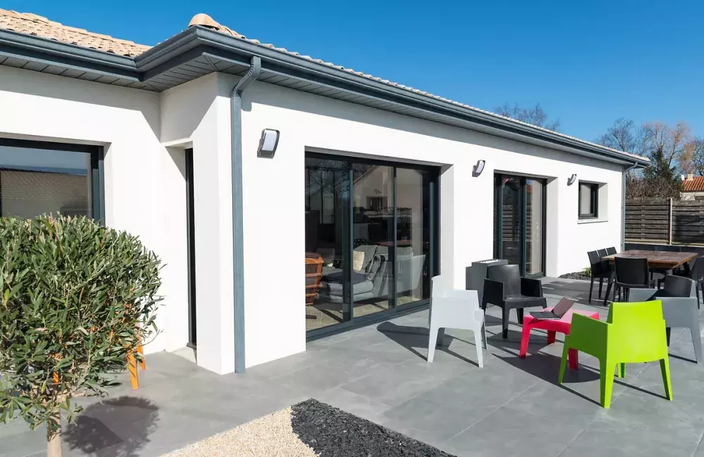 maison-traditionnelle-plain-pied-vue-terrasse-la-bernerie-en-retz