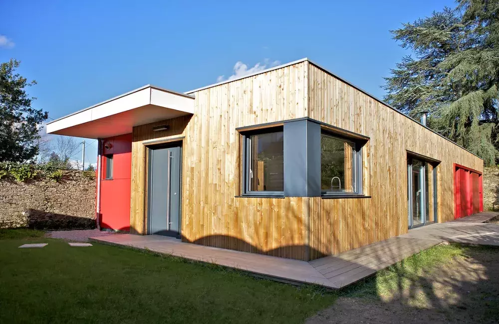 vue-ensemble-maison-ossature-bardage-bois-plain-pied-nantes