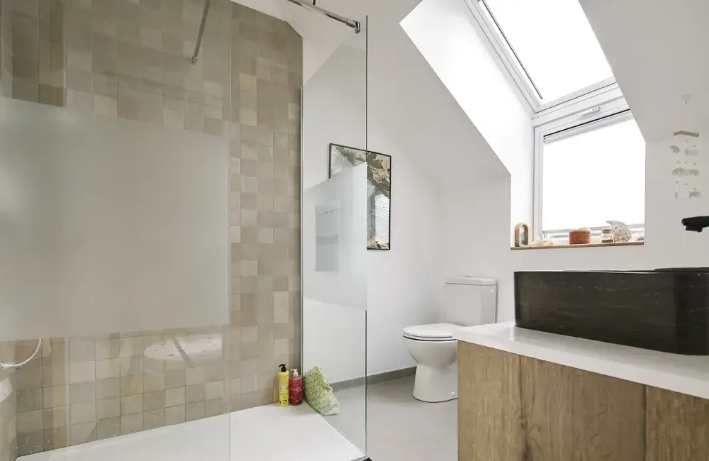 salle eau maison sur mesure bois enduit saint nazaire