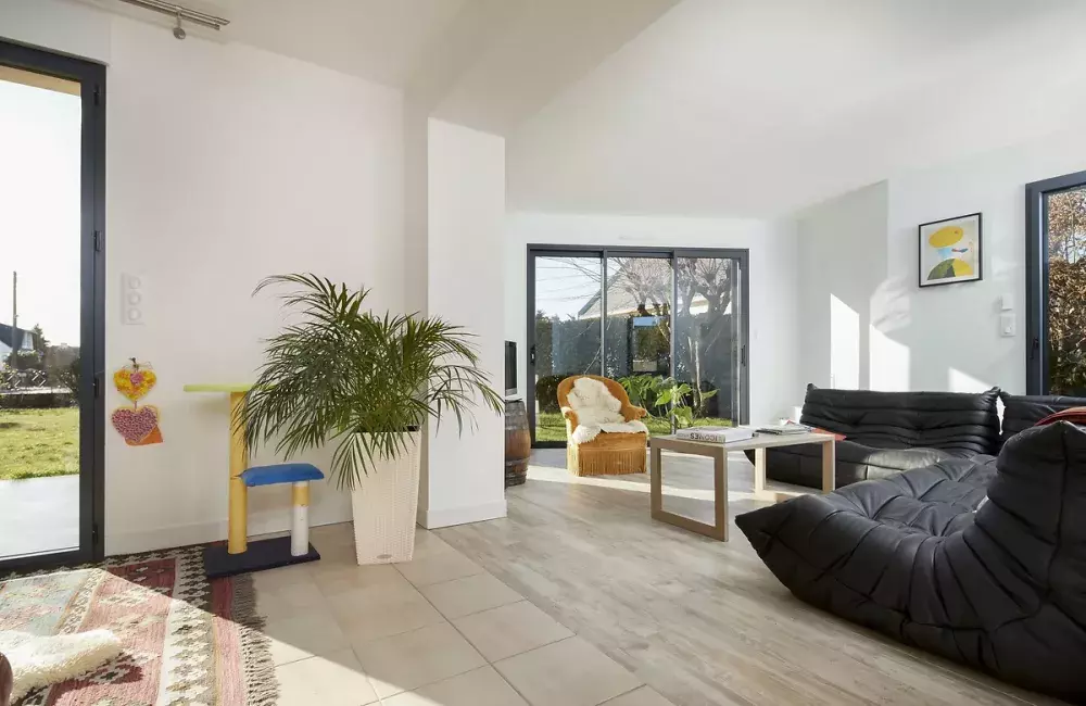 salon-amenage-rdc-agrandissement-deux-niveaux-ossature-bois-guerande