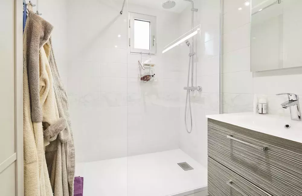 salle-eau-douche-italienne-renovation-salle-de-bains-saint-nazaire