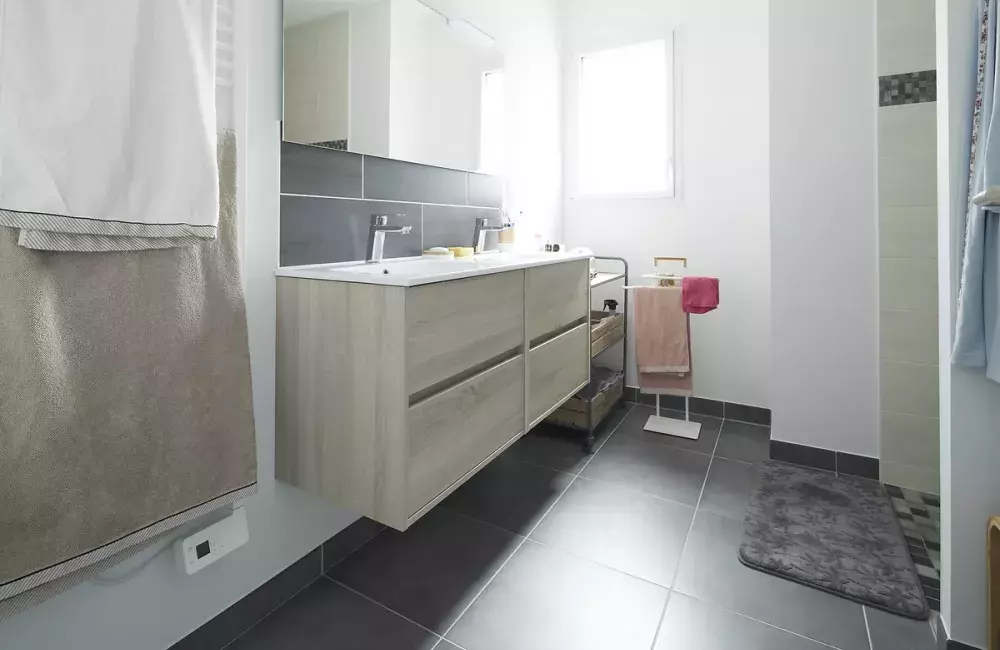 salle-eau-meuble-double-vasque-miroir-prefailles