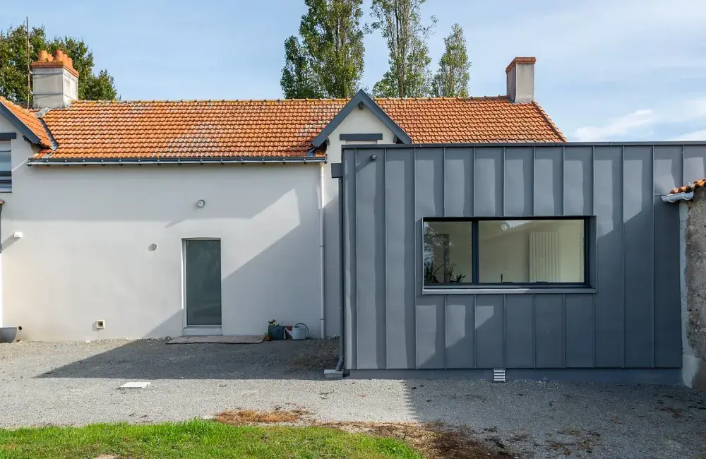 extension-ossature-bois-vue-avant-maison-sainte-pazanne