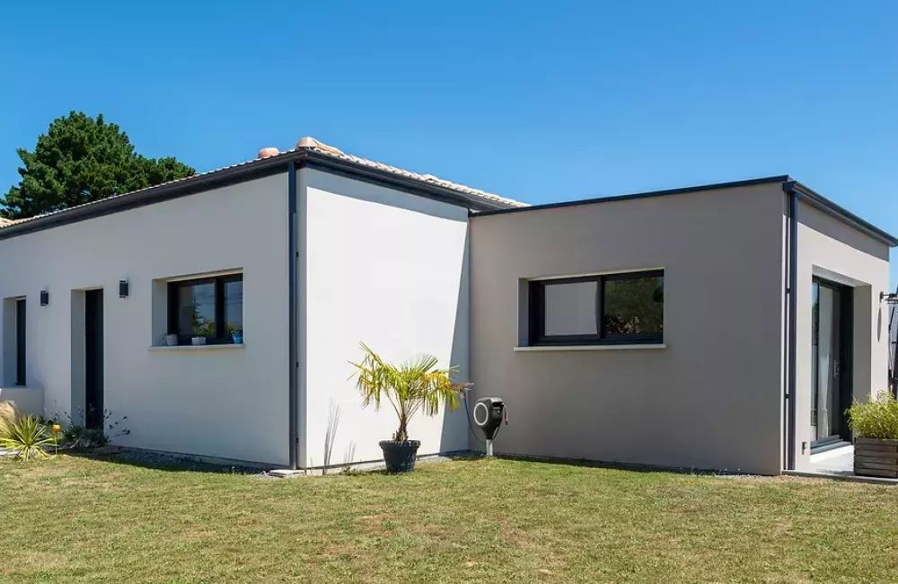 vue-ensemble-maison-sur-mesure-cote-rue-chauve